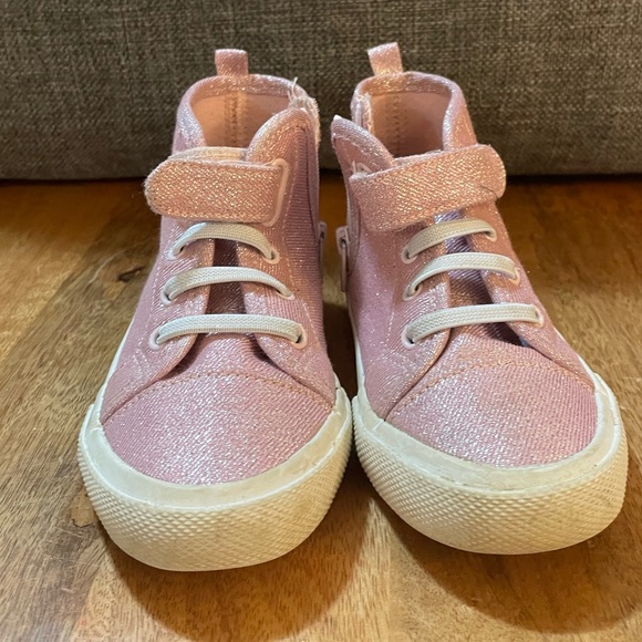 Kids pink sparkle high tops, toddler size 9, Amazon Essentials - Picture 3 of 5